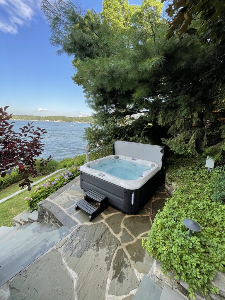 2022 Jacuzzi Hot Tubs - Sun Pools Inc.